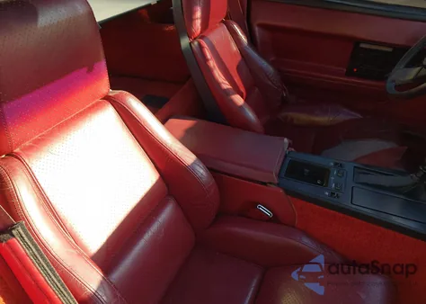 1984 Chevrolet Corvette из США, поврежденный, VIN 1G1AY0789E5150474